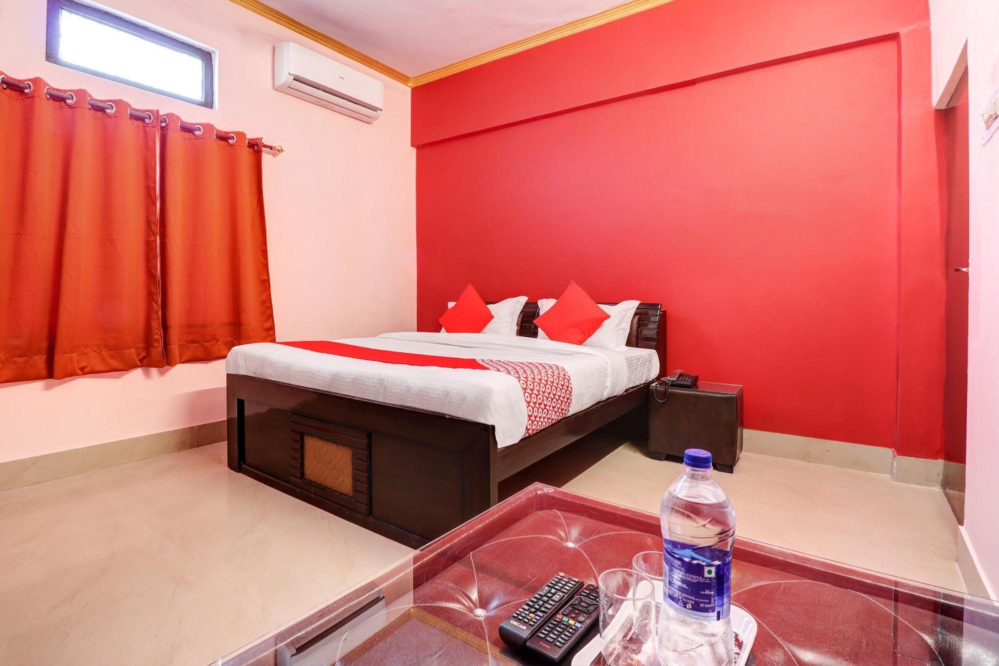 Hotel O Star City Hotel Ayodhya Buitenkant foto